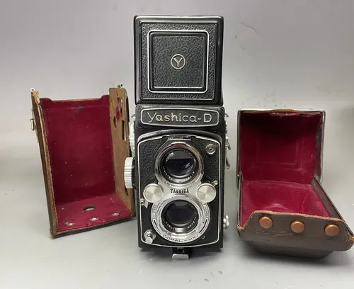 Yashica D Câmera Analógica Perfeita Na Caixa E Com Correia