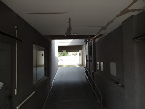 Imagen 4 de 8 de Cochera Cubierta En Venta - Banfield
