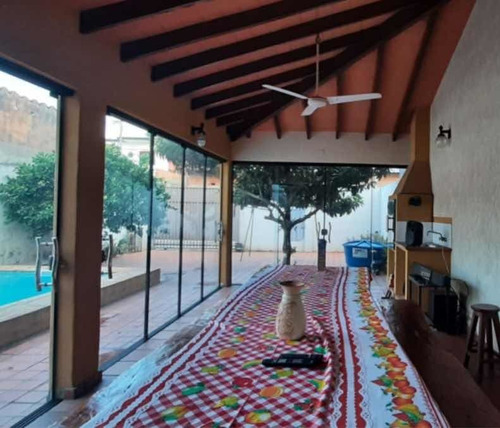 Imagen 5 de 12 de Casa De 2 Plantas Con Piscina Quincho Con Parrilla