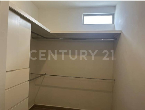 Casa En Renta En Col. Residencial Cumbres La Joya