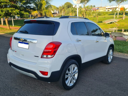 Imagem 2 de 8 de Chevrolet Tracker