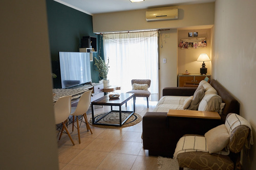 Imagen 2 de 21 de Venta Departamento 2 Amb. Caseros Centro