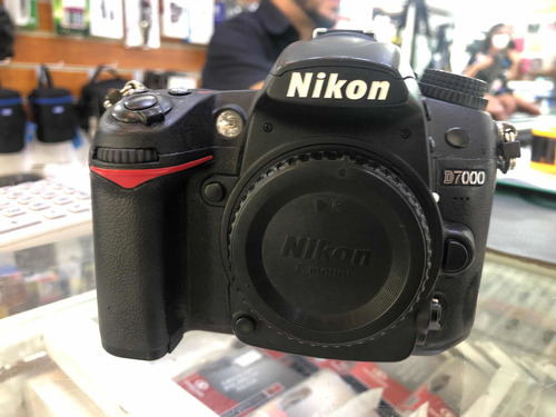 Nikon D7000 (corpo)