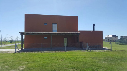 Excelente Casa A Estrenar En Puertos Del Lago Barrio Vistas