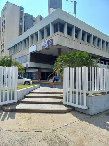 Excelente Oficina En Alquiler Av. Cecilio Acosta, Maracaibo