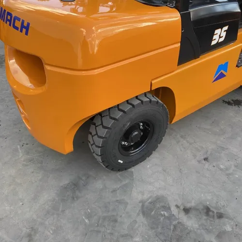 Autoelevador 3500kg 3.5 Toneladas Triple Torre 4.5m