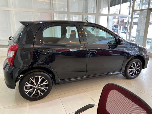 Imagen 5 de 17 de Toyota Etios Xls Pack A/t 5p My 2022 Reserva De Cupo Mr