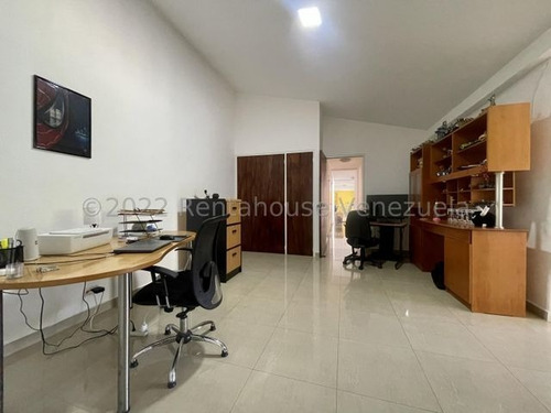 Imagen 26 de 30 de Mls #22-28102 Hermoso Y Moderno Penthouse Duplex Con Increíble Vista, Es Un Piso Completo. Afm