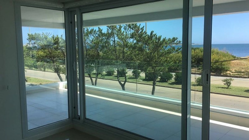 Venta De Apartamento 3 Dormitorios En Playa Mansa