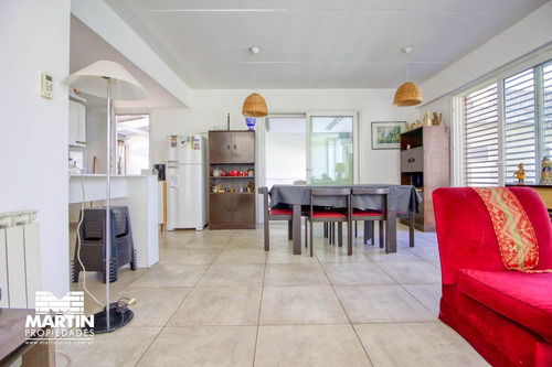 Excelente Y Moderna Casa Minimalista 5 Ambientes Con Pileta - Martínez, 3 Cuadras De Santa Fe