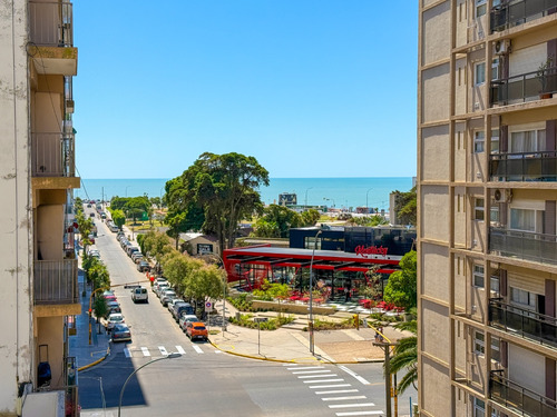 Departamento 3 Ambientes Con Cochera Y Vista Al Mar En Venta En La Perla
