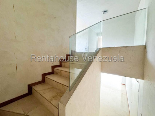 Apartamento En Venta En Los Naranjos De Las Mercedes Caracas