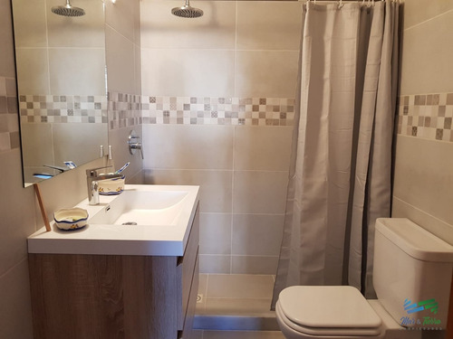 Imagen 20 de 27 de Apartamento De 2 Dormitorios Y 2 Baños A 1 Cuadra De Gorlero, Con Gran Terraza Y Parrillero Propio. - Punta Del Este Peninsula