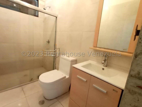 Julio Latouche 24-7529 Casa En Venta Trigal Sur Valencia, Amplia, Cómoda, Totalmente Re-modelada, Tanque Subterráneo