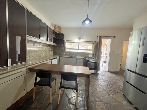 Venta Hermosa Casa De Altos, La Blanqueada, 2 O 3 Dormitorios, Al Frente, Balcón, Terraza, Sin Gastos Comunes, Independiente, Divina
