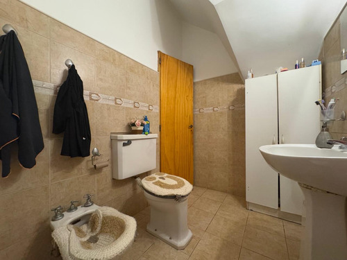 Venta De Casa Beccar 6 Ambientes Con Enorme Jardin