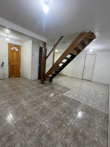 Casa Iluminada Y Cómoda .3d.1b.1e Y Amplio Patio.