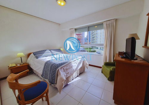 Imagen 11 de 17 de Alquiler De Temporada En Playa Brava, 2 Dorm, 2 Baños, A Metros Del Mar!