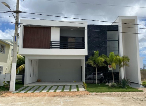 Casa En Venta En La Altagracia,veron- Punta Cana, 280m2, 4 Hab. 2 Parqueos,  Excelente Ubicación, Oportunidad De Invertir En Tu Villa De Ensueño, Todas Las Comodidades, Un Paraíso.