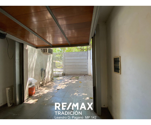 Casa En Venta Ubicación Residencial 7 Ambientes.-