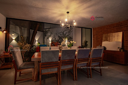 Casa En Venta De Lujo Bugambilias Zona Sur