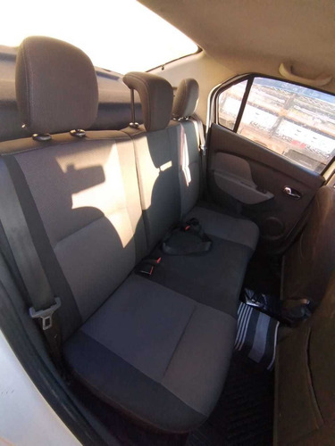 Renault Logan 2015 1.6 Dynamique Hi-power 4p