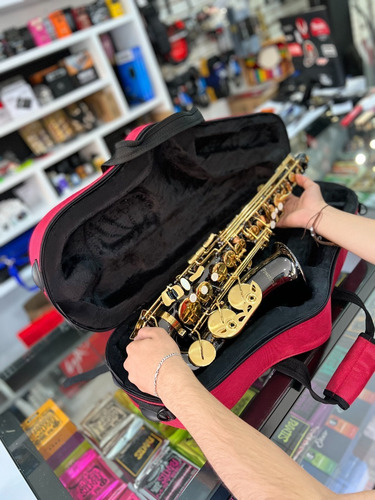 Imagen 4 de 5 de Saxofón Alto Negro Prestini Nuevo