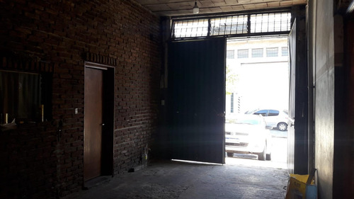 Imagen 3 de 15 de Galpón 200 M2 - La Tablada - Entrada De Camión