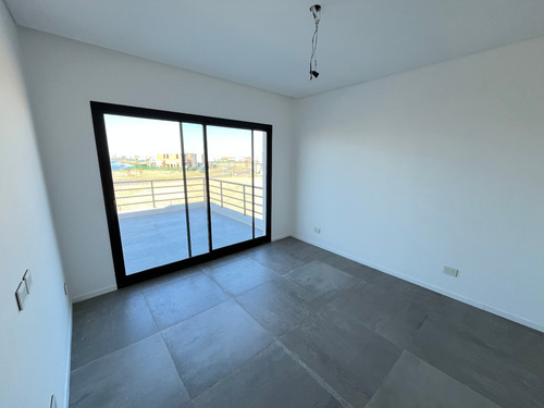 Casa A Estrenar En Barrio Riberas Puertos Escobar Lote Interno Pileta