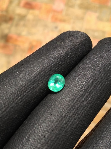 Esmeralda 1,13ct Verde Azulada Natural Super Extra