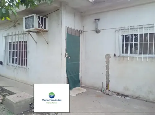 Ph En Venta En Pio Gana Y Solom Gonzalez Catan Descripcion: Calle De Tierra, Frente Cerrado A La Propiedad De Frente Con Puerta Paso A Pasillo Con Piso De Cemento Acompañando La Losa,  Entrando En La