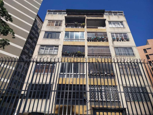 Apartamento En Venta - Delia Pereira