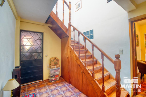 Casa 6 Ambientes, Suite, Escritorio, Cochera, Jardín Con Pileta Y Terraza.