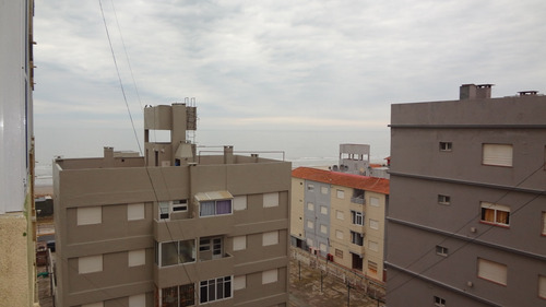 Imagen 2 de 6 de Dto Centrico Con Balcon Vista Al Mar Y Cochera