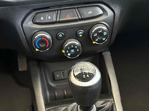 Chevrolet Onix 1.4 MPFI LT 8V FLEX 4P MANUAL
