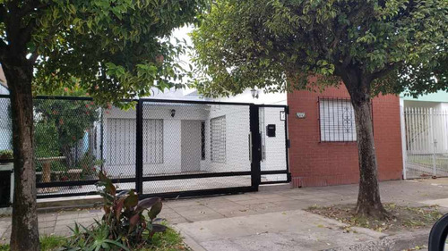 Casa En Venta En Ramos Mejia Sur