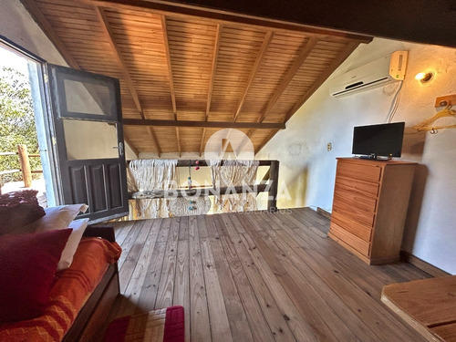 Casa En Venta A Tres Cuadras De La Playa. Piriápolis - Punta Negra. 1590 Metros Cuadrados De Terreno.