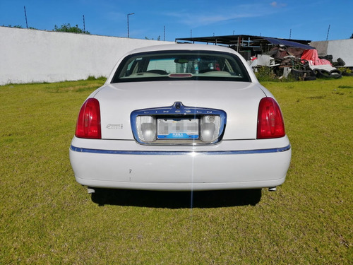 Lincoln Town Car Cartier Piel At