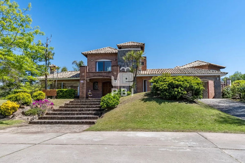 Casa En Venta Solana 5 Dormitorios, Punta Ballena - Ref : Pbi282