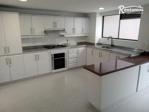 Apartamento En Arriendo En El Poblado. Cod A775296