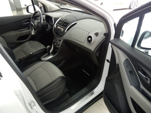 Imagen 9 de 25 de Chevrolet Tracker 1.8 Ltz + Automatica 4x4 2015 83.000km