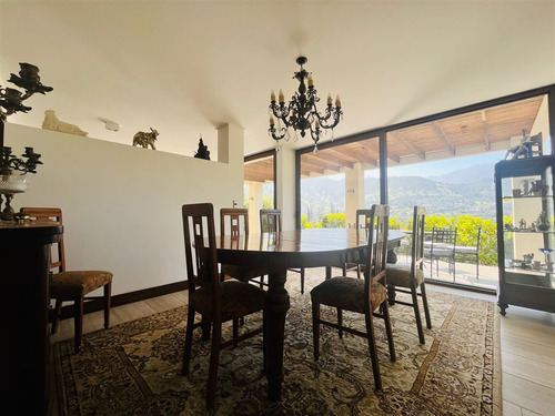 Casa En Venta De 5 Dorm. En Condominio /colegio Mayflower