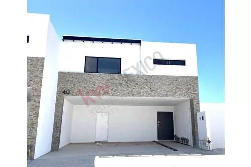 Renta Casa En Cerrada Con Alberca, Quintas Del Palmar, Sector Viñedos, Torreón, Coahuila