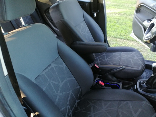 Ford Fiesta Kinetic Design 1.6 Design 120cv Titanium 2012