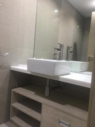 Imagen 4 de 17 de Apartamento En Venta De 2 Dormitorios C/ Cochera En Punta Shopping