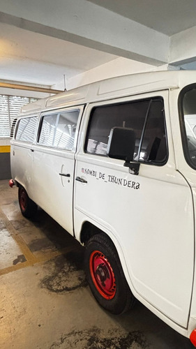 Volkswagen Kombi 1.4 Standard Total Flex 3p