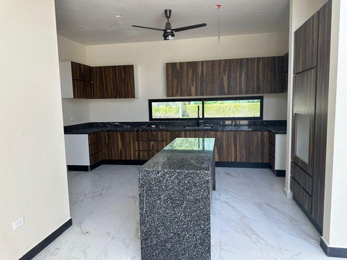Casa En Venta Merida, Temozon Norte En Privada, Modelo Betha, A 9 Meses.