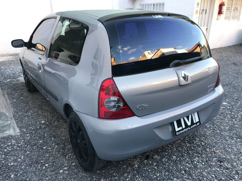 Renault Clio Authentique 1.2 16v Año 2006 - Liv Motors