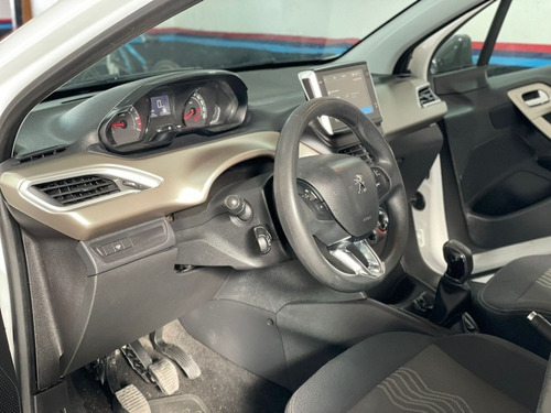 Imagen 7 de 22 de Peugeot 2008 1.6 Allure