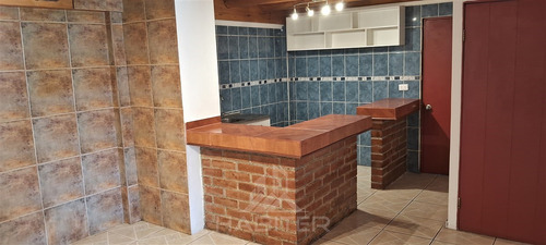 Casa En Venta De 3 Dorm. En Curicó